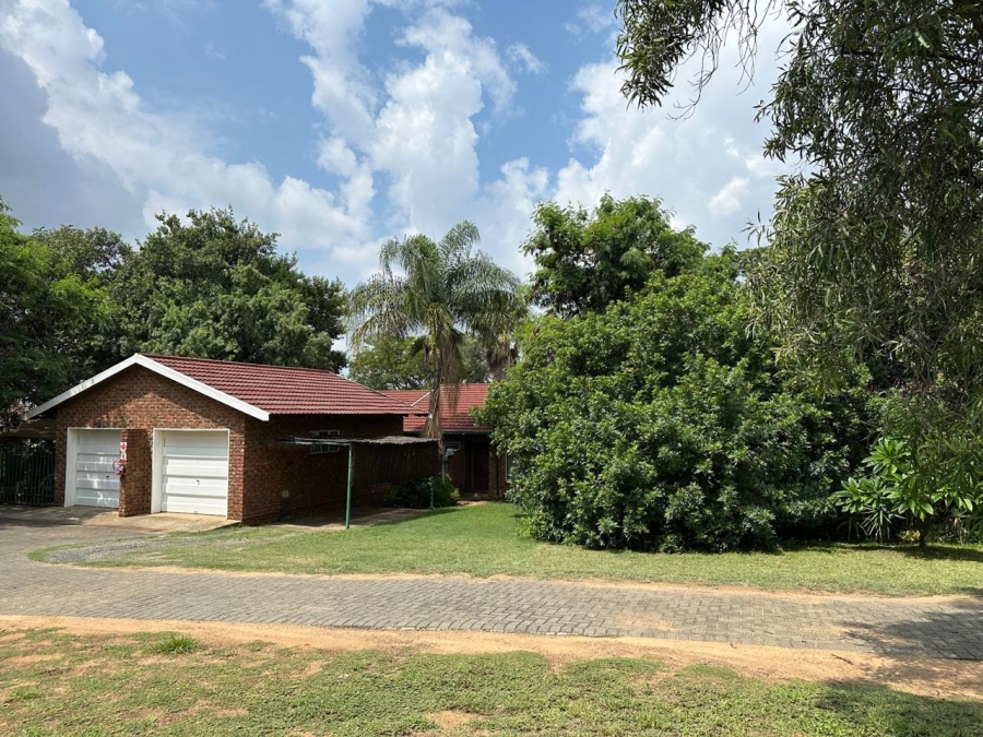 3 Bedroom Property for Sale in Geelhoutpark North West